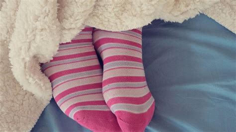 bebeklere uyurken çorap giydirilir mi